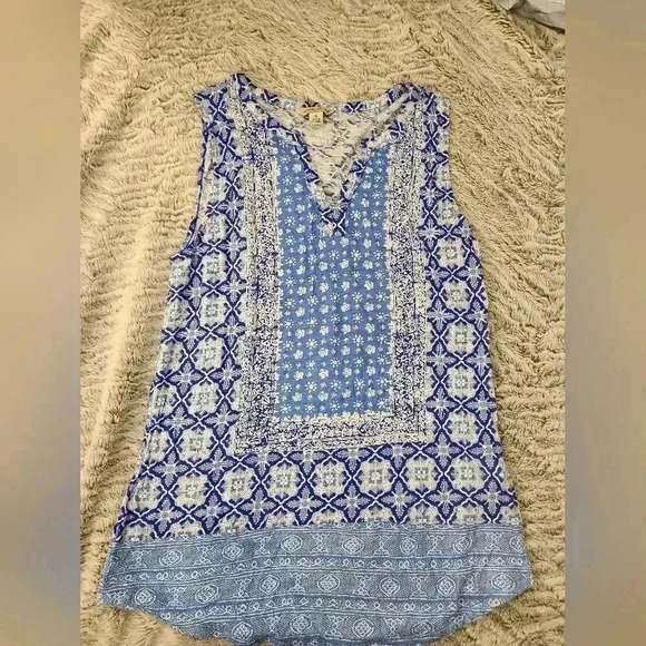 Lucky Brand Sleevles top - Picture 2 of 4